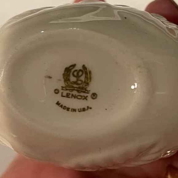 Vintage‎ Lenox Essence Porcelain Perfume Bottle Embossed Floral Design - Picture 3 of 6